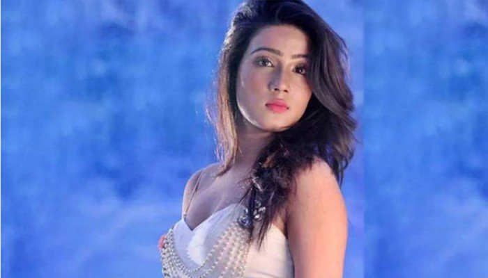 ঘুম না আসা পর্যন্ত সঙ্গ দিও : মাহিয়া মাহি